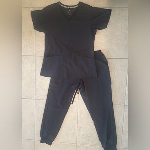 Women’s scrubs set size small NWOT